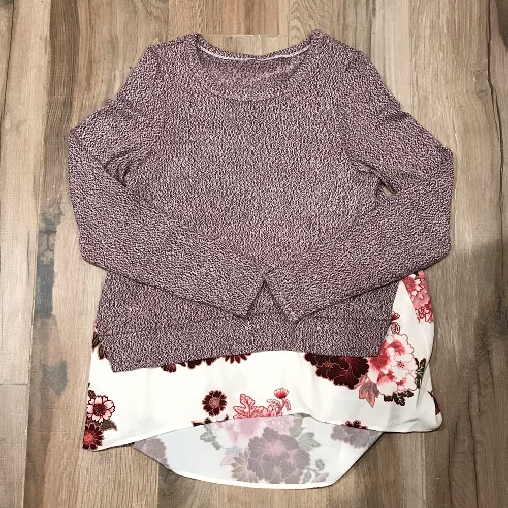 Wine heathered sweater with floral print shirting